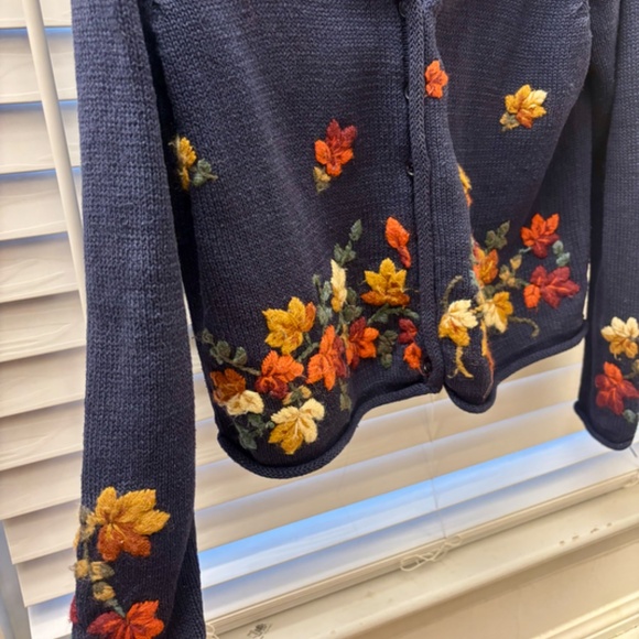 Like New Women's Fall Leaf Embroidered Knit Cardigan Sweater Size PP - Picture 2 of 8